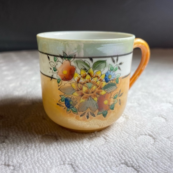 Fine Bone China Teacup and Saucer from Occupied Japan - Picture 2 of 12